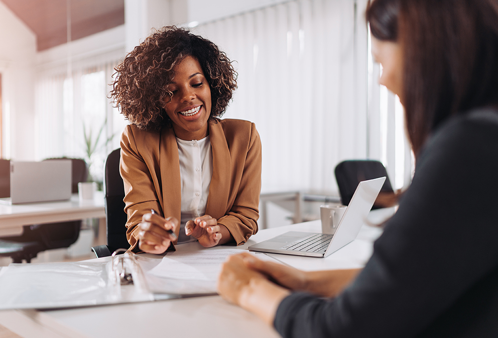 Client,Consulting,With,A,Agent